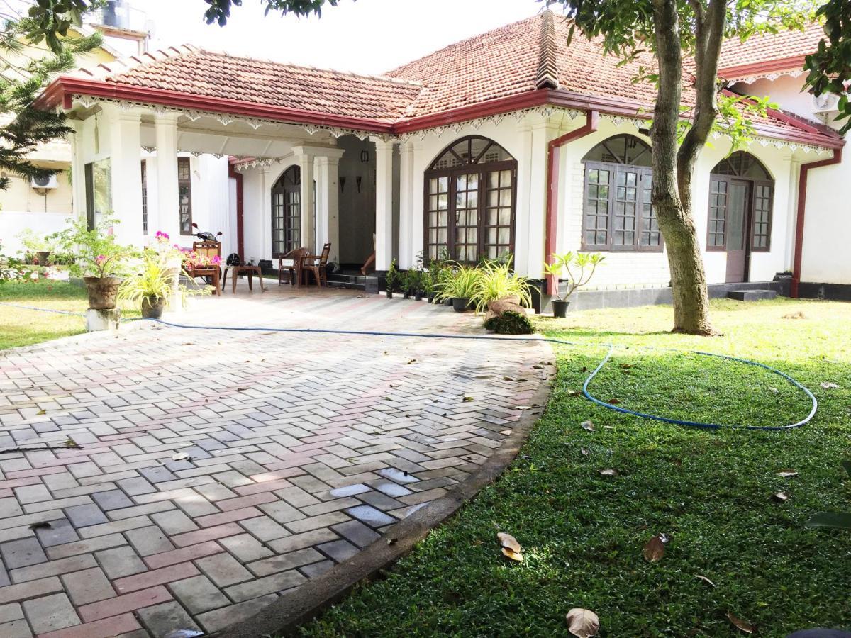 Grand Villa Negombo Exterior photo